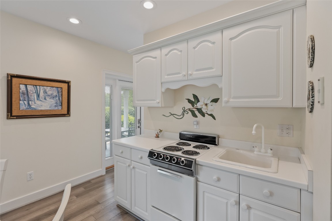 Highlands, North Carolina 28741, United States, 3 Bedrooms Bedrooms, ,4 BathroomsBathrooms,Residential,Active,143976