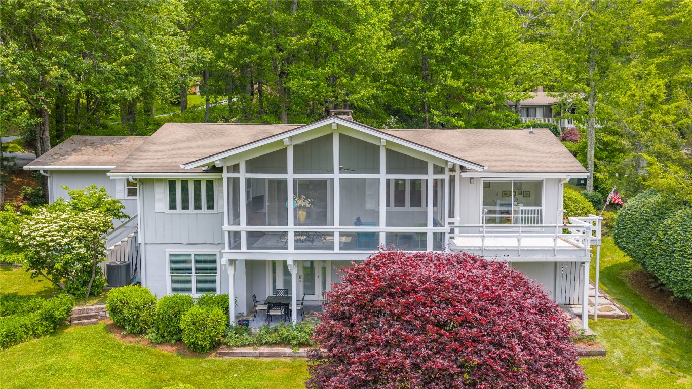 Highlands, North Carolina 28741, United States, 3 Bedrooms Bedrooms, ,4 BathroomsBathrooms,Residential,Active,143976