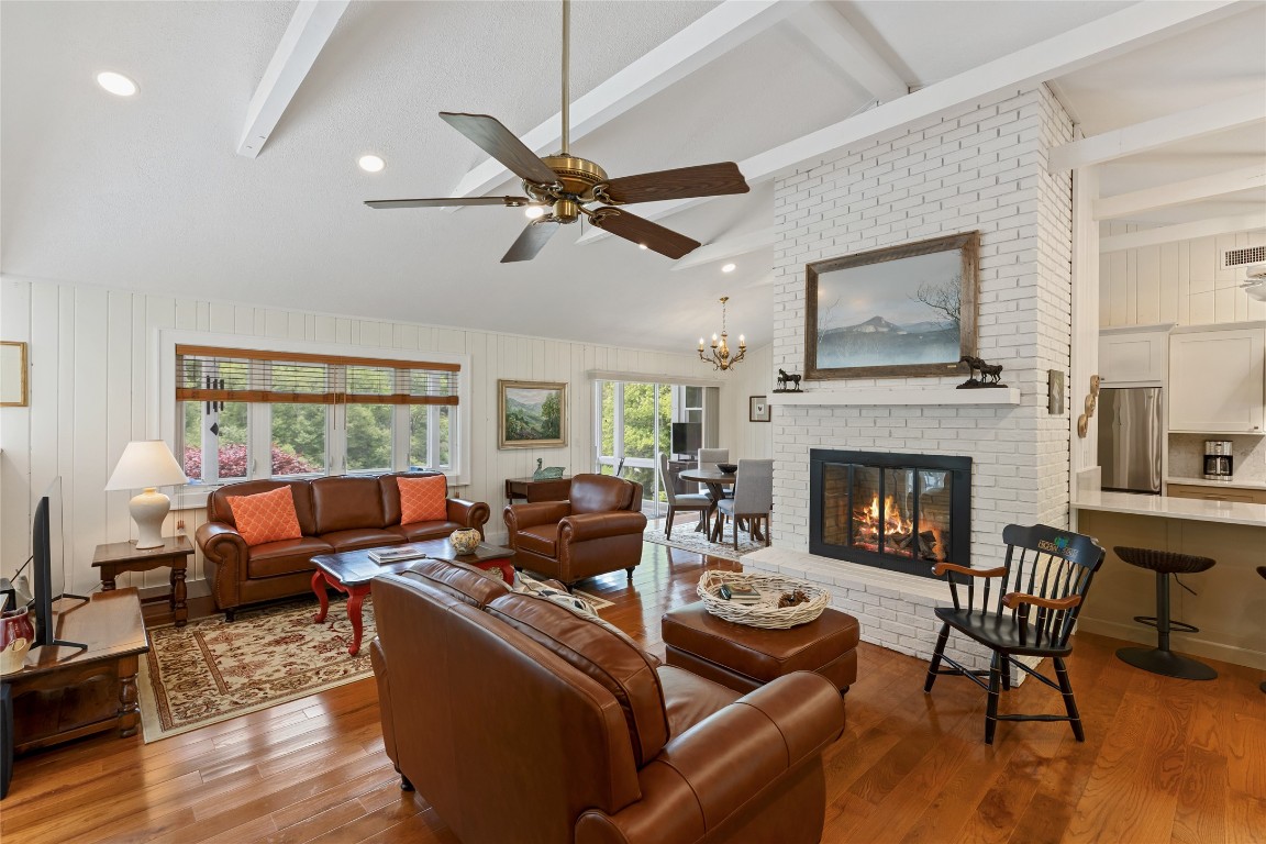 Highlands, North Carolina 28741, United States, 3 Bedrooms Bedrooms, ,4 BathroomsBathrooms,Residential,Active,143976