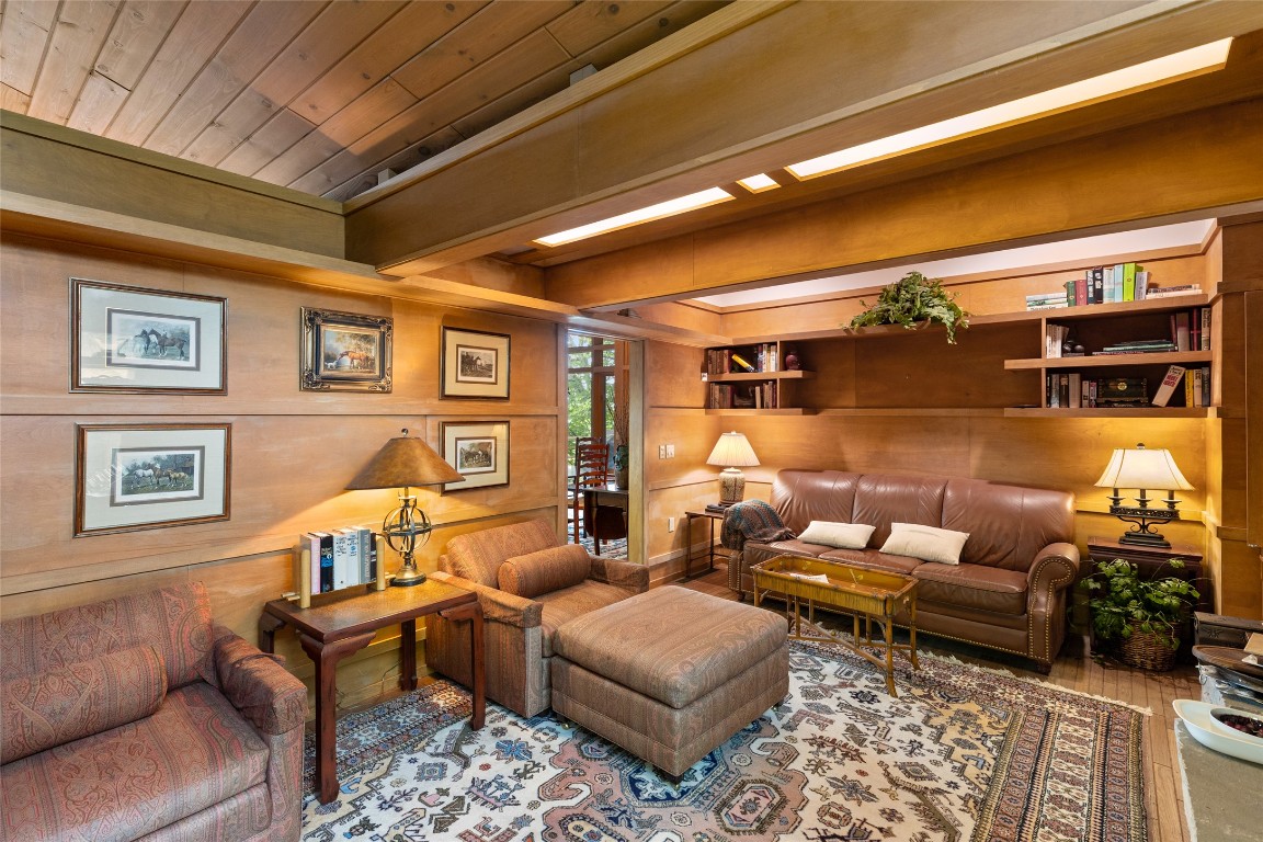 Highlands, North Carolina 28741, United States, 4 Bedrooms Bedrooms, ,5 BathroomsBathrooms,Residential,Active,193050