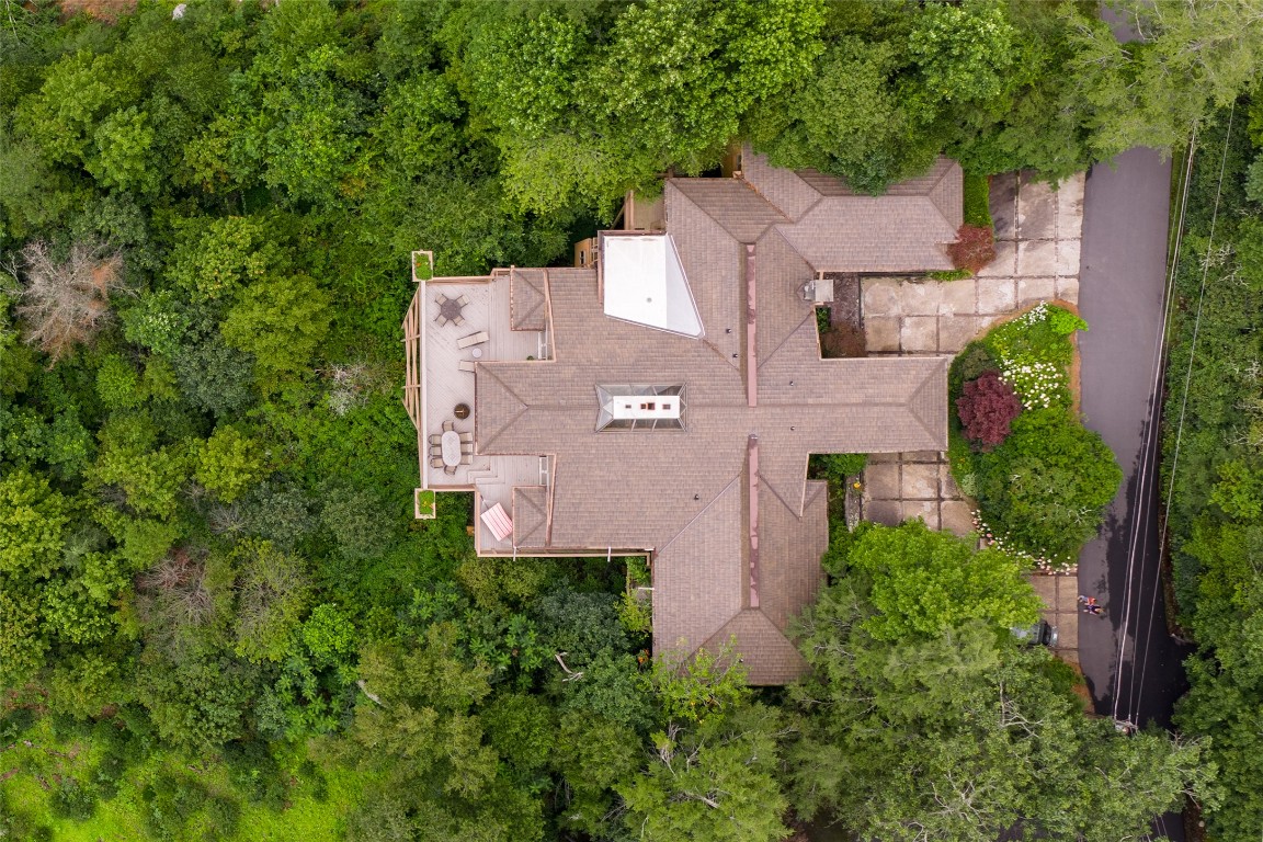 Highlands, North Carolina 28741, United States, 4 Bedrooms Bedrooms, ,5 BathroomsBathrooms,Residential,Active,193050