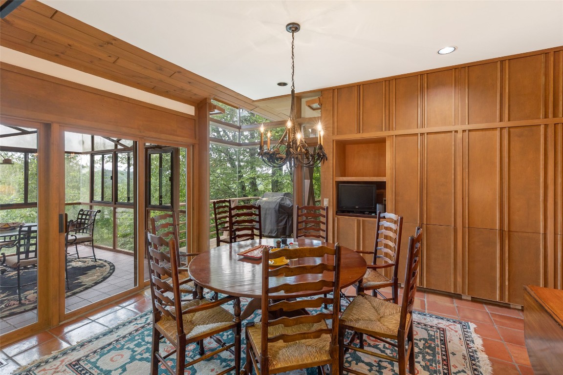 Highlands, North Carolina 28741, United States, 4 Bedrooms Bedrooms, ,5 BathroomsBathrooms,Residential,Active,193050