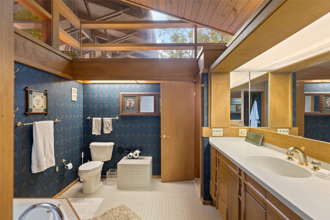 Highlands, North Carolina 28741, United States, 4 Bedrooms Bedrooms, ,5 BathroomsBathrooms,Residential,Active,193050