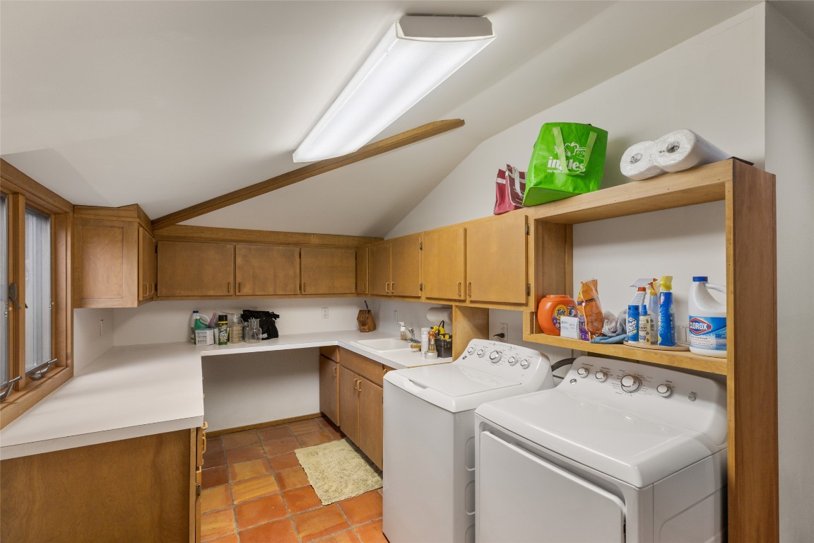 Highlands, North Carolina 28741, United States, 4 Bedrooms Bedrooms, ,5 BathroomsBathrooms,Residential,Active,193050