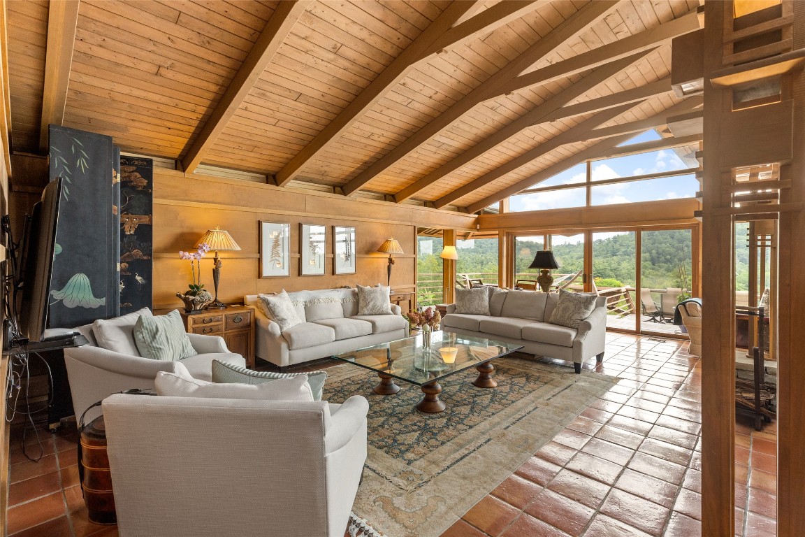 Highlands, North Carolina 28741, United States, 4 Bedrooms Bedrooms, ,5 BathroomsBathrooms,Residential,Active,193050