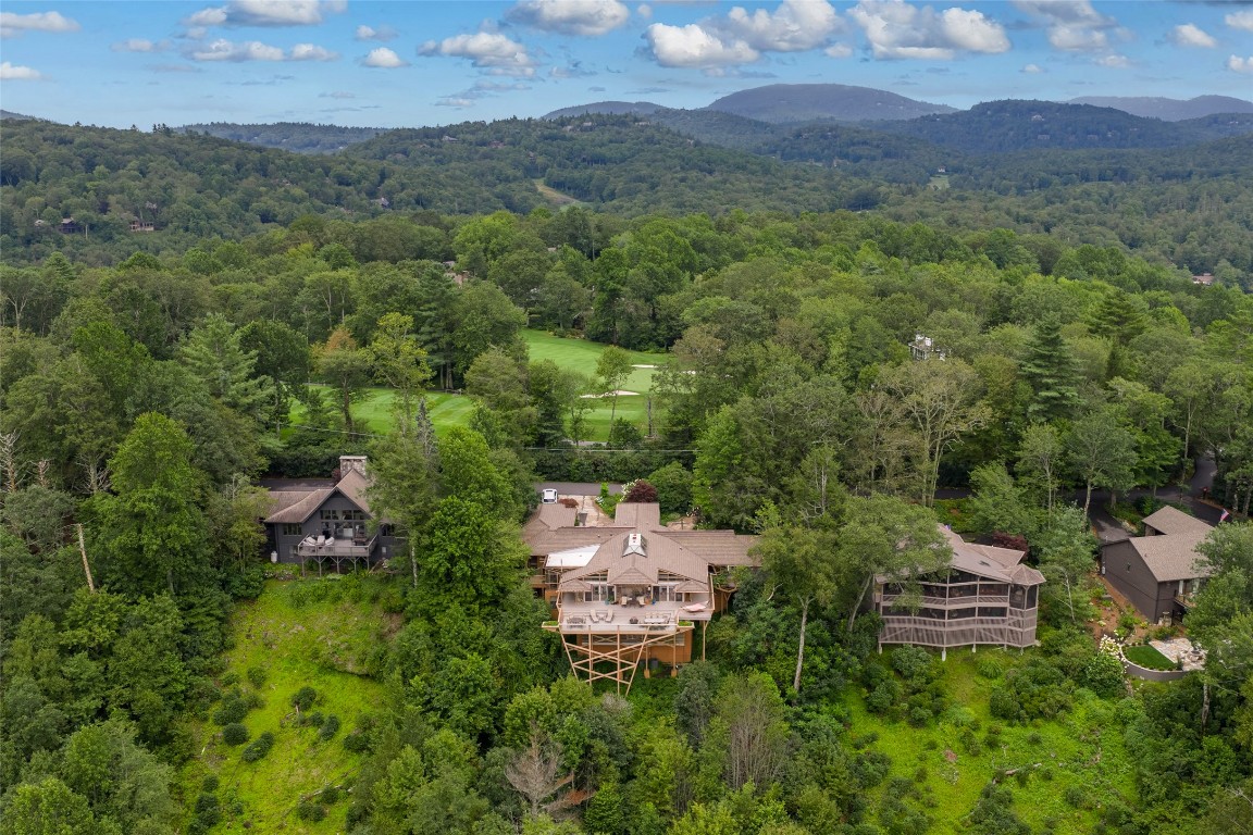 Highlands, North Carolina 28741, United States, 4 Bedrooms Bedrooms, ,5 BathroomsBathrooms,Residential,Active,193050