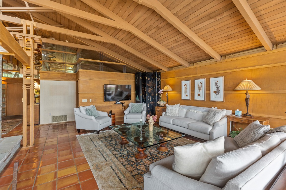 Highlands, North Carolina 28741, United States, 4 Bedrooms Bedrooms, ,5 BathroomsBathrooms,Residential,Active,193050