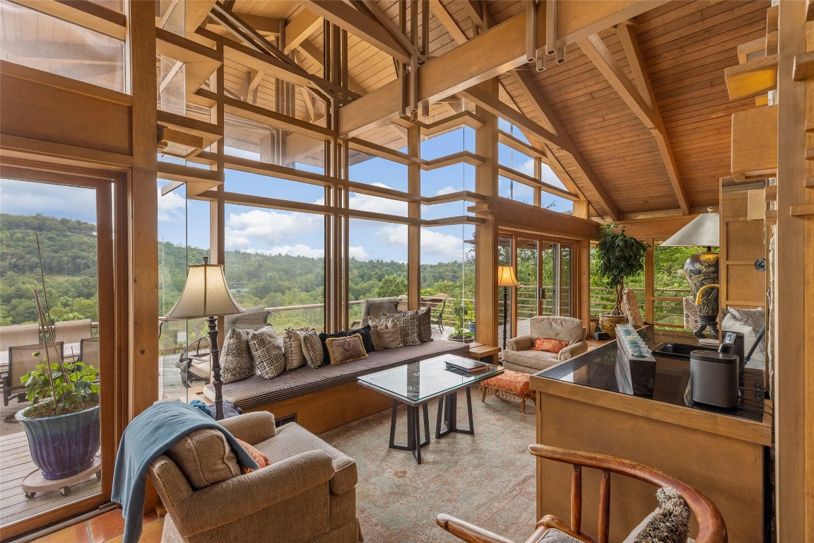 Highlands, North Carolina 28741, United States, 4 Bedrooms Bedrooms, ,5 BathroomsBathrooms,Residential,Active,193050