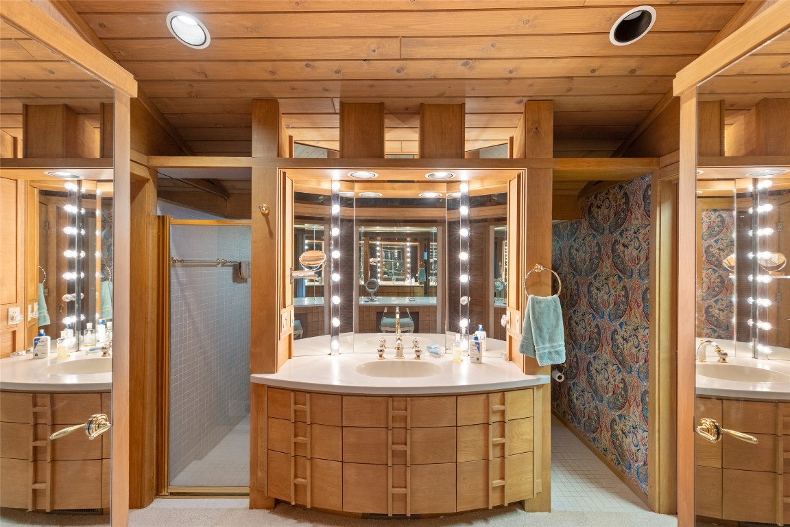 Highlands, North Carolina 28741, United States, 4 Bedrooms Bedrooms, ,5 BathroomsBathrooms,Residential,Active,193050