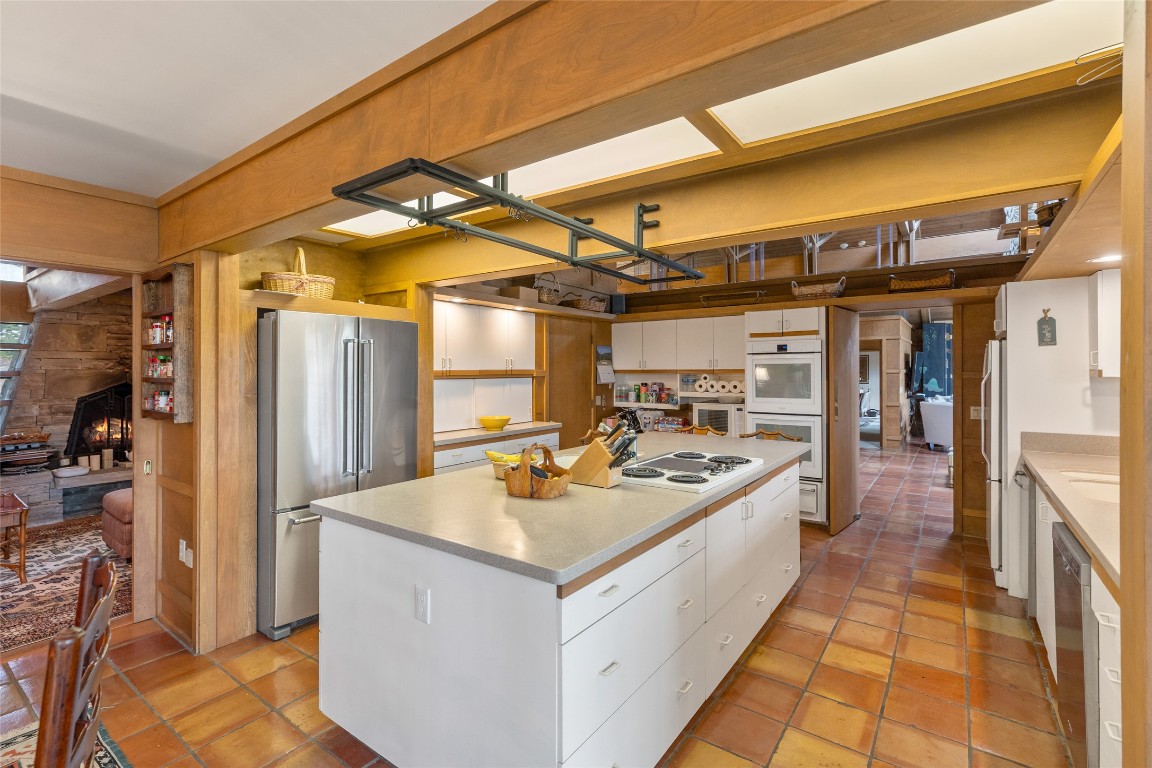 Highlands, North Carolina 28741, United States, 4 Bedrooms Bedrooms, ,5 BathroomsBathrooms,Residential,Active,193050