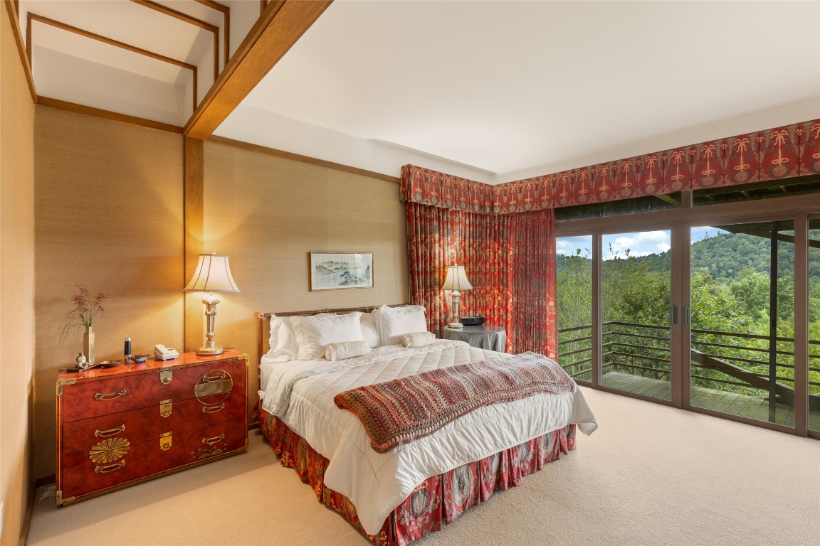 Highlands, North Carolina 28741, United States, 4 Bedrooms Bedrooms, ,5 BathroomsBathrooms,Residential,Active,193050