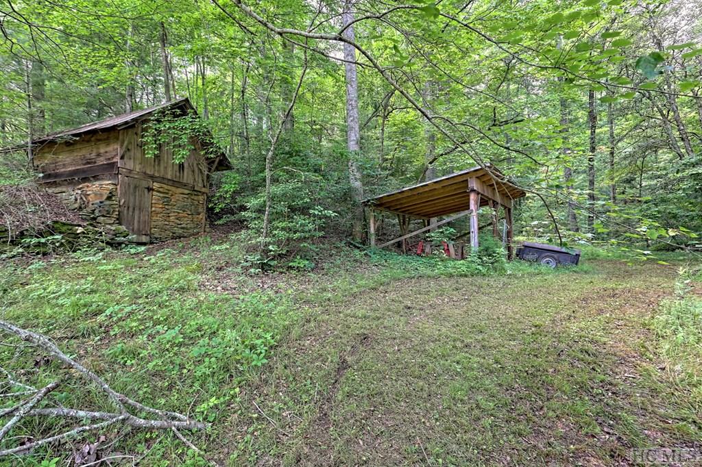 Otto, North Carolina 28763, United States, 2 Bedrooms Bedrooms, ,2 BathroomsBathrooms,Residential,Pending,129611