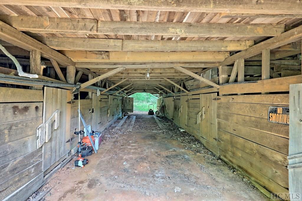 Otto, North Carolina 28763, United States, 2 Bedrooms Bedrooms, ,2 BathroomsBathrooms,Residential,Pending,129611