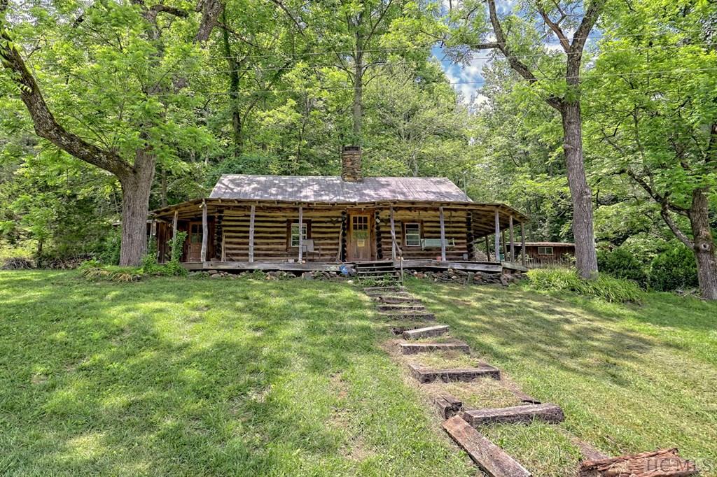 Otto, North Carolina 28763, United States, 2 Bedrooms Bedrooms, ,2 BathroomsBathrooms,Residential,Pending,129611