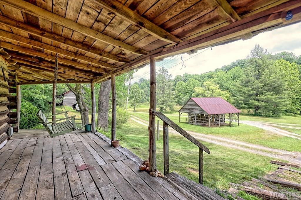 Otto, North Carolina 28763, United States, 2 Bedrooms Bedrooms, ,2 BathroomsBathrooms,Residential,Pending,129611