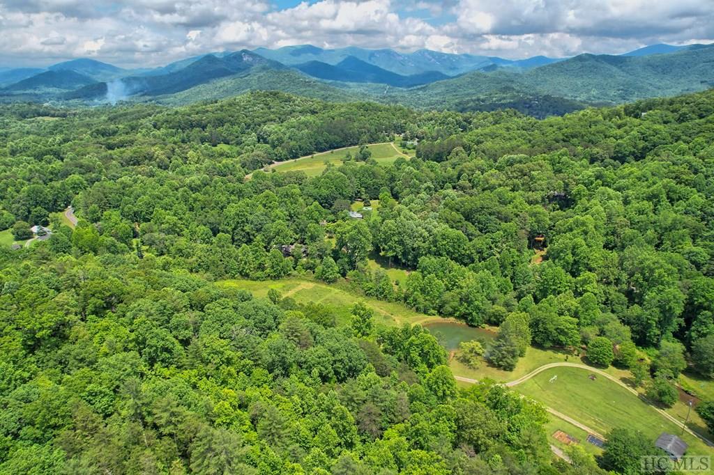 Otto, North Carolina 28763, United States, 2 Bedrooms Bedrooms, ,2 BathroomsBathrooms,Residential,Pending,129611