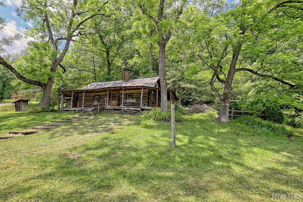 Otto, North Carolina 28763, United States, 2 Bedrooms Bedrooms, ,2 BathroomsBathrooms,Residential,Pending,129611