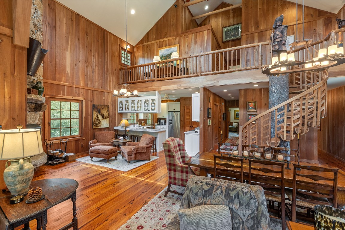 Highlands, North Carolina 28741, United States, 4 Bedrooms Bedrooms, ,5 BathroomsBathrooms,Residential,Active,191280