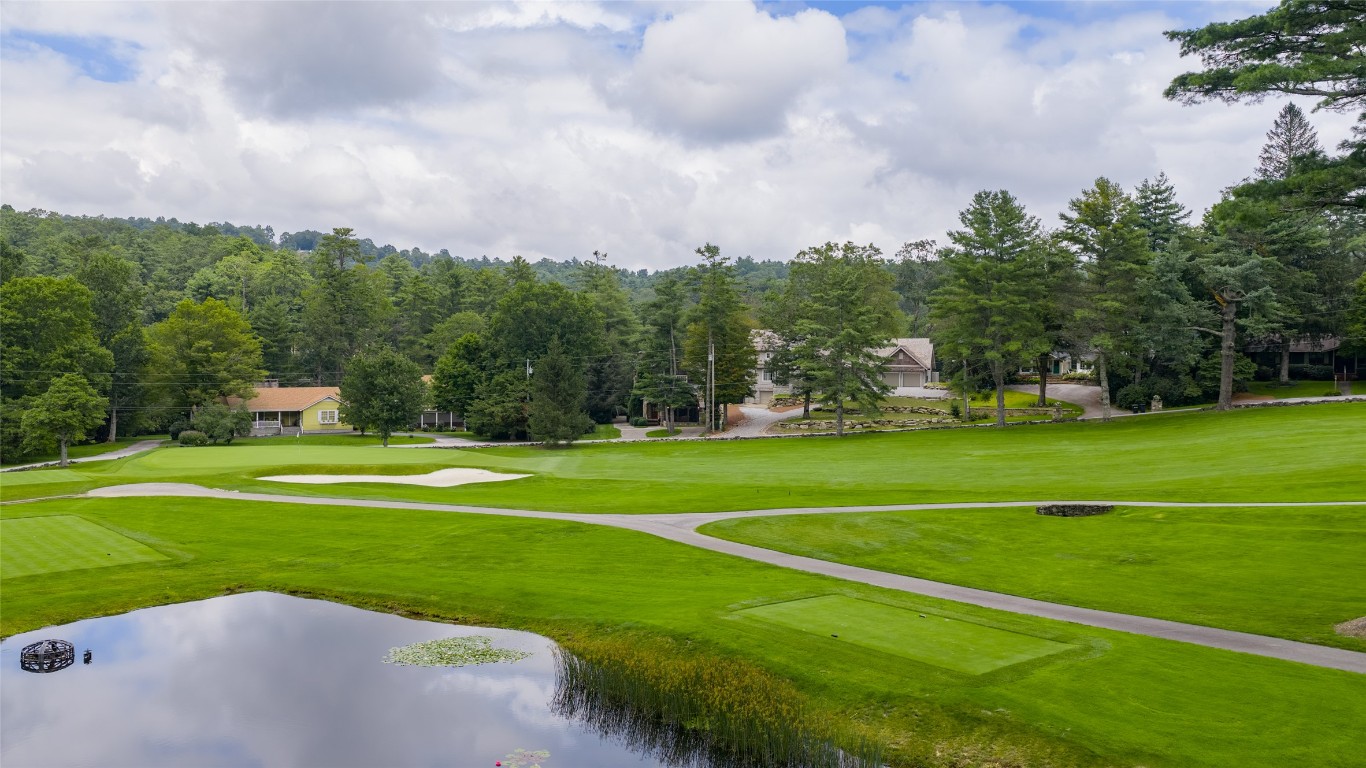 Highlands, North Carolina 28741, United States, 4 Bedrooms Bedrooms, ,5 BathroomsBathrooms,Residential,Active,191280