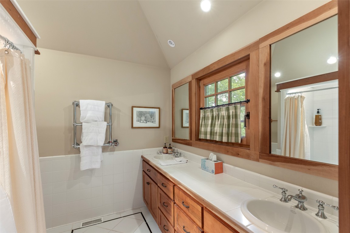 Highlands, North Carolina 28741, United States, 4 Bedrooms Bedrooms, ,5 BathroomsBathrooms,Residential,Active,191280