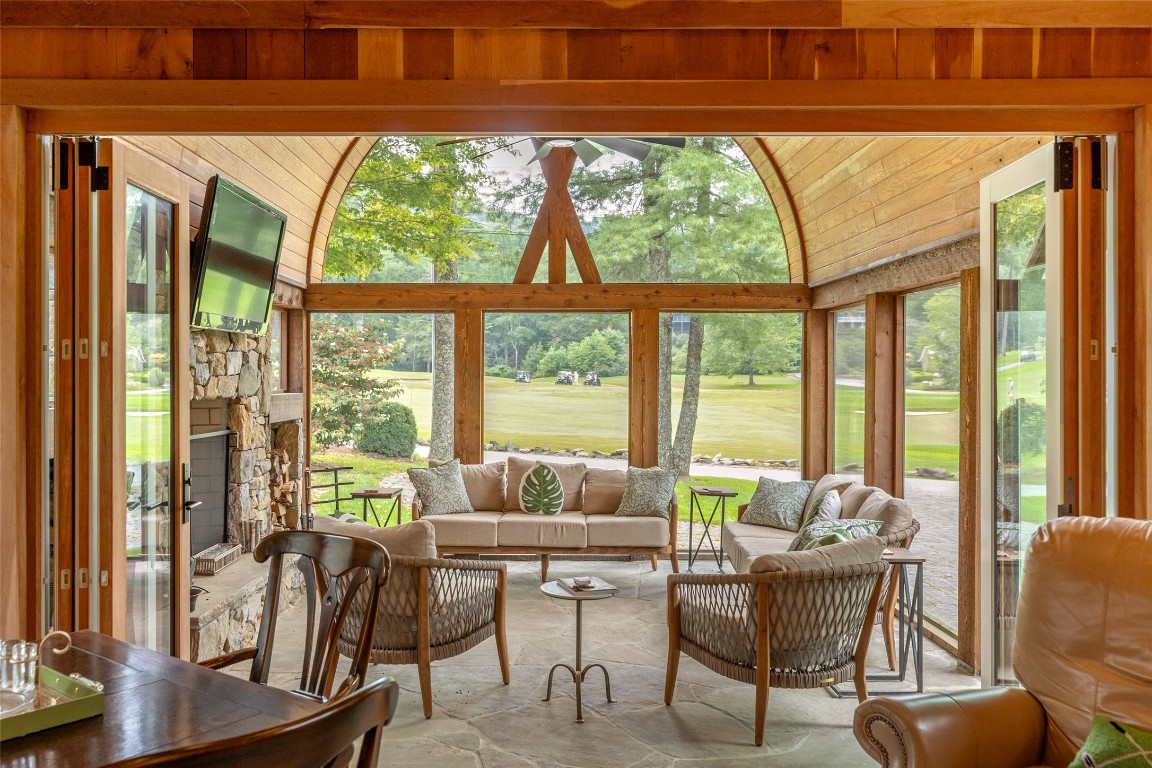 Highlands, North Carolina 28741, United States, 4 Bedrooms Bedrooms, ,5 BathroomsBathrooms,Residential,Active,191280