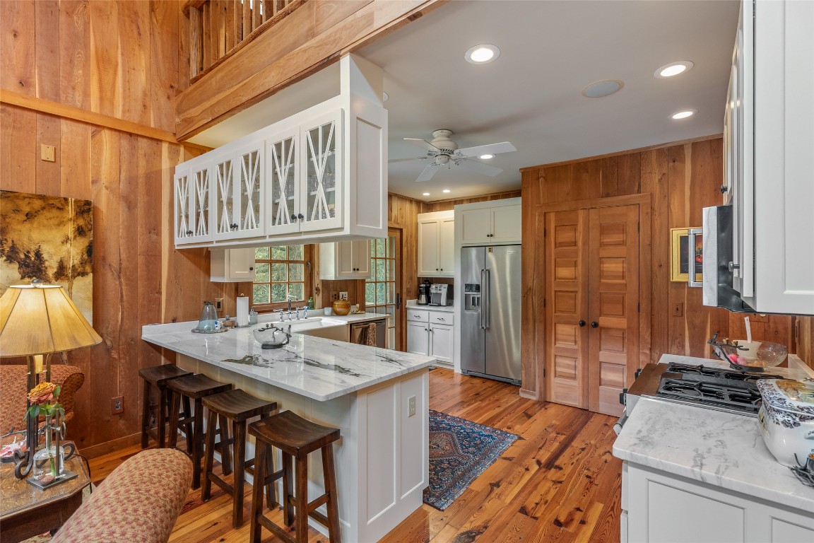 Highlands, North Carolina 28741, United States, 4 Bedrooms Bedrooms, ,5 BathroomsBathrooms,Residential,Active,191280