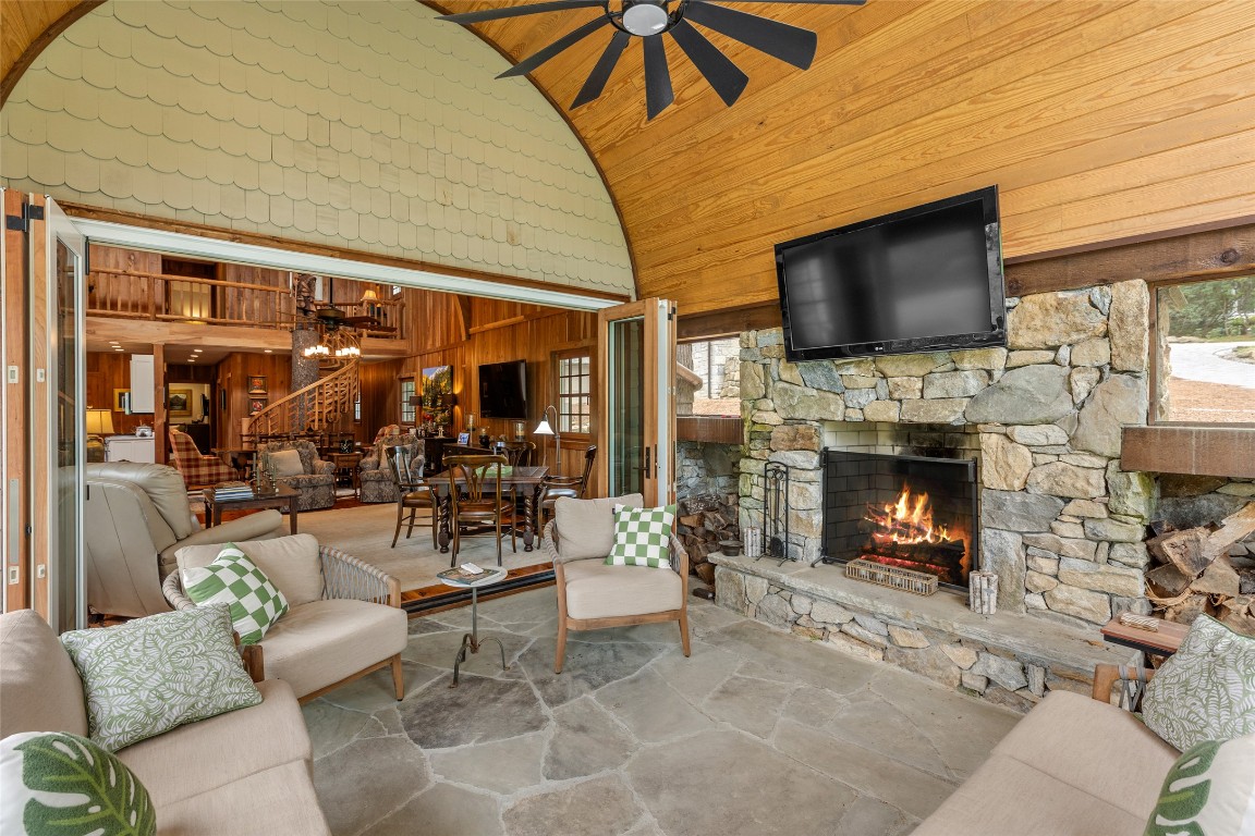 Highlands, North Carolina 28741, United States, 4 Bedrooms Bedrooms, ,5 BathroomsBathrooms,Residential,Active,191280