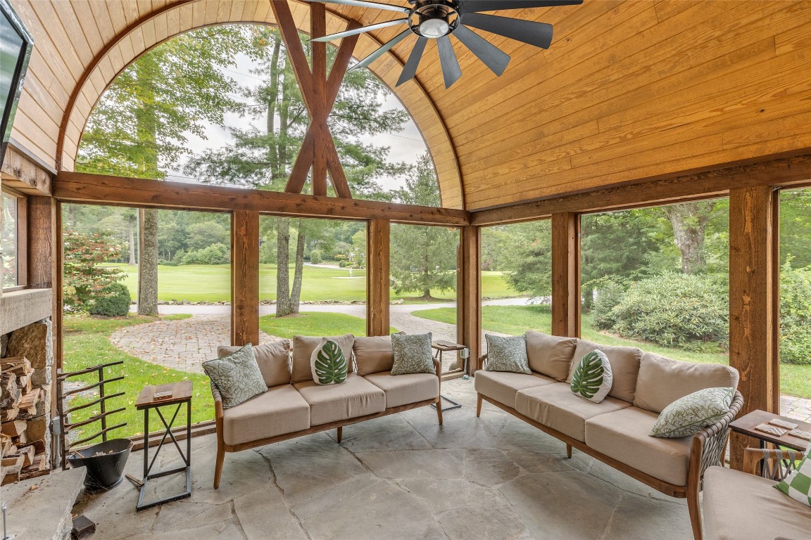 Highlands, North Carolina 28741, United States, 4 Bedrooms Bedrooms, ,5 BathroomsBathrooms,Residential,Active,191280