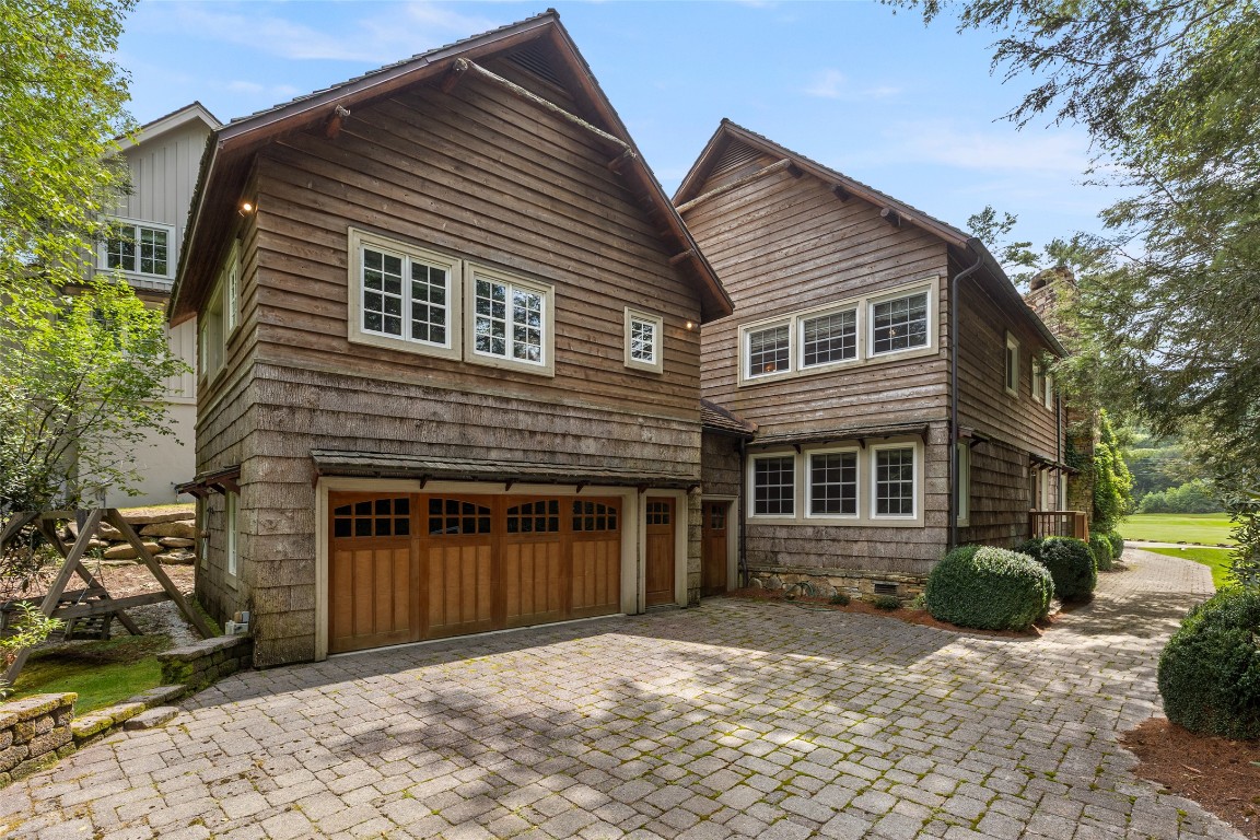 Highlands, North Carolina 28741, United States, 4 Bedrooms Bedrooms, ,5 BathroomsBathrooms,Residential,Active,191280