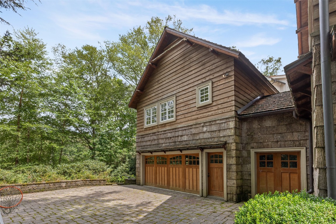 Highlands, North Carolina 28741, United States, 4 Bedrooms Bedrooms, ,5 BathroomsBathrooms,Residential,Active,191280