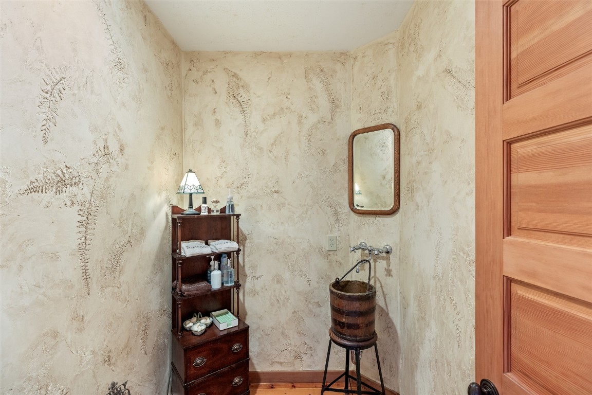 Highlands, North Carolina 28741, United States, 4 Bedrooms Bedrooms, ,5 BathroomsBathrooms,Residential,Active,191280