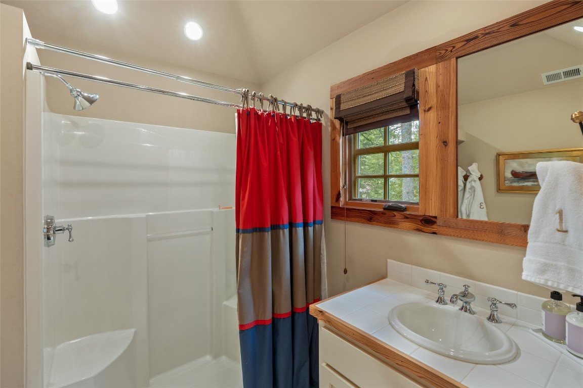 Highlands, North Carolina 28741, United States, 4 Bedrooms Bedrooms, ,5 BathroomsBathrooms,Residential,Active,191280