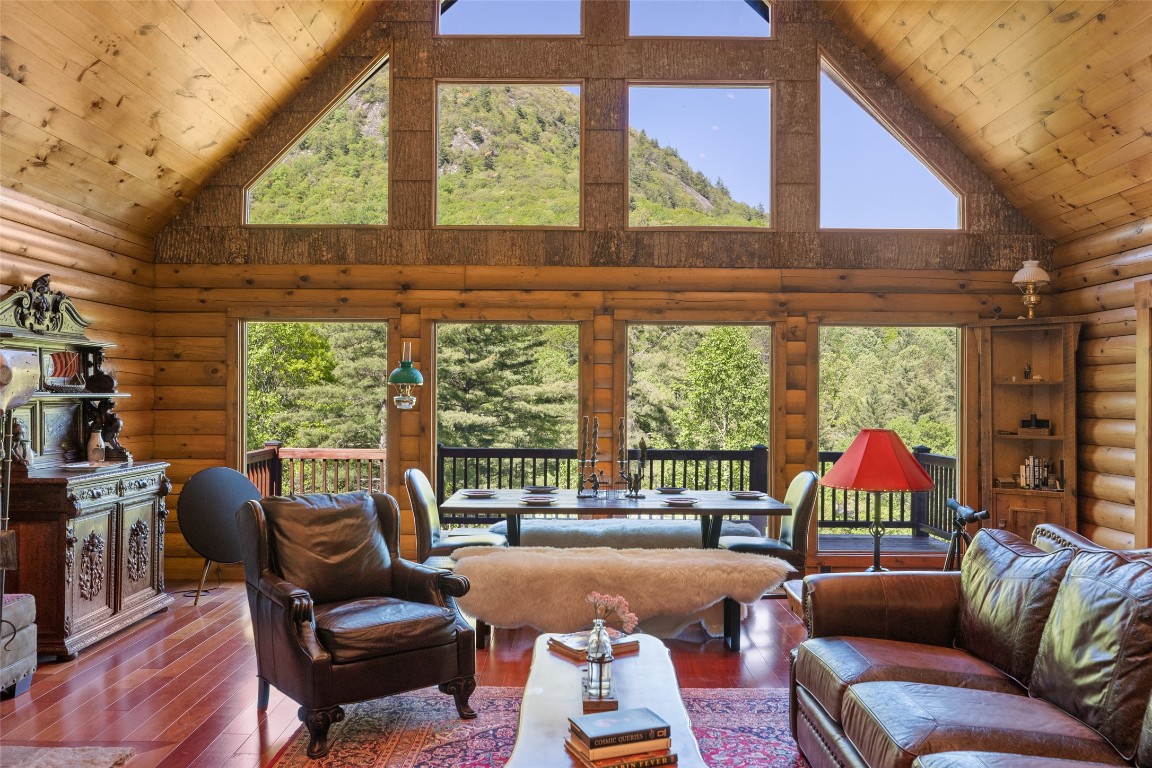 Highlands, North Carolina 28741, United States, 3 Bedrooms Bedrooms, ,3 BathroomsBathrooms,Residential,Active,139854