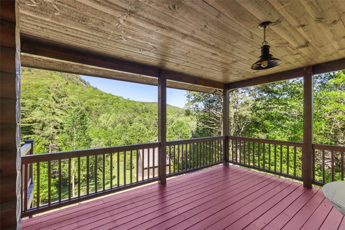 Highlands, North Carolina 28741, United States, 3 Bedrooms Bedrooms, ,3 BathroomsBathrooms,Residential,Active,139854