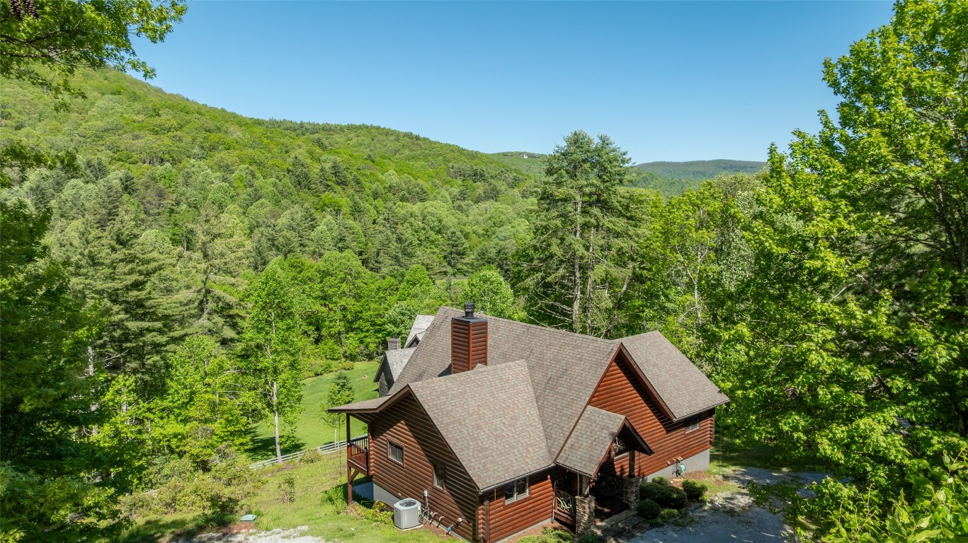 Highlands, North Carolina 28741, United States, 3 Bedrooms Bedrooms, ,3 BathroomsBathrooms,Residential,Active,139854