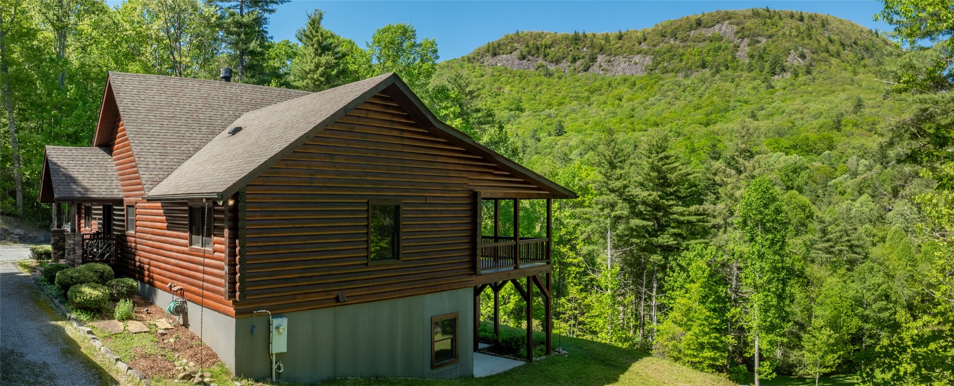 Highlands, North Carolina 28741, United States, 3 Bedrooms Bedrooms, ,3 BathroomsBathrooms,Residential,Active,139854