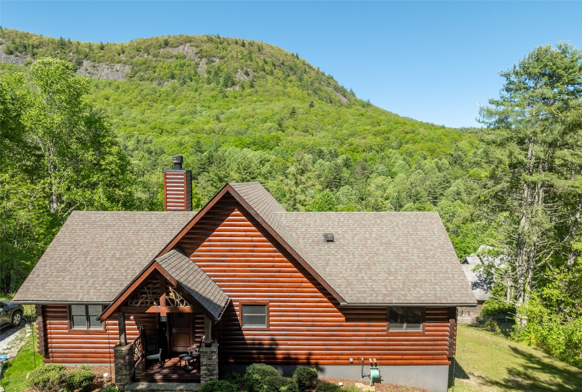 Highlands, North Carolina 28741, United States, 3 Bedrooms Bedrooms, ,3 BathroomsBathrooms,Residential,Active,139854