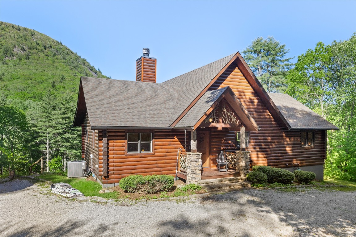 Highlands, North Carolina 28741, United States, 3 Bedrooms Bedrooms, ,3 BathroomsBathrooms,Residential,Active,139854