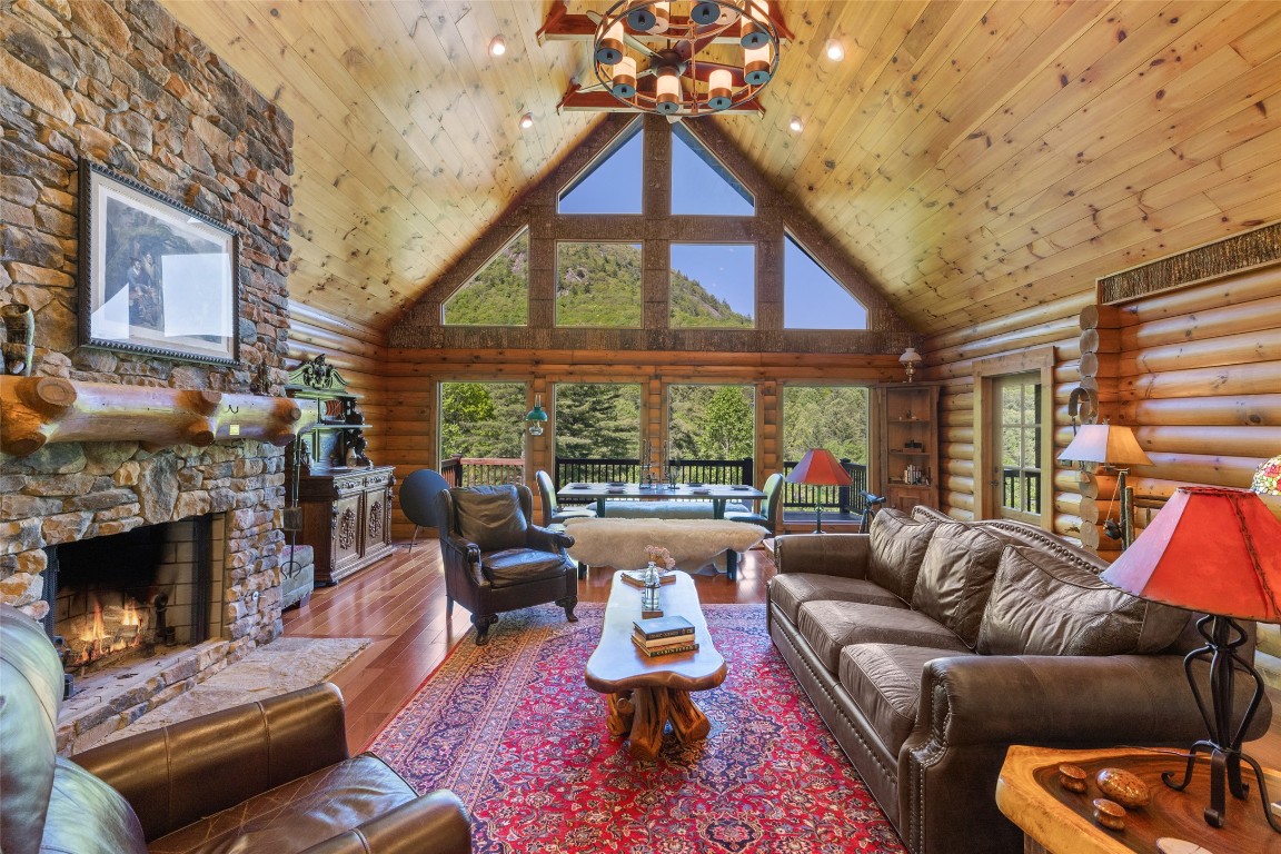 Highlands, North Carolina 28741, United States, 3 Bedrooms Bedrooms, ,3 BathroomsBathrooms,Residential,Active,139854