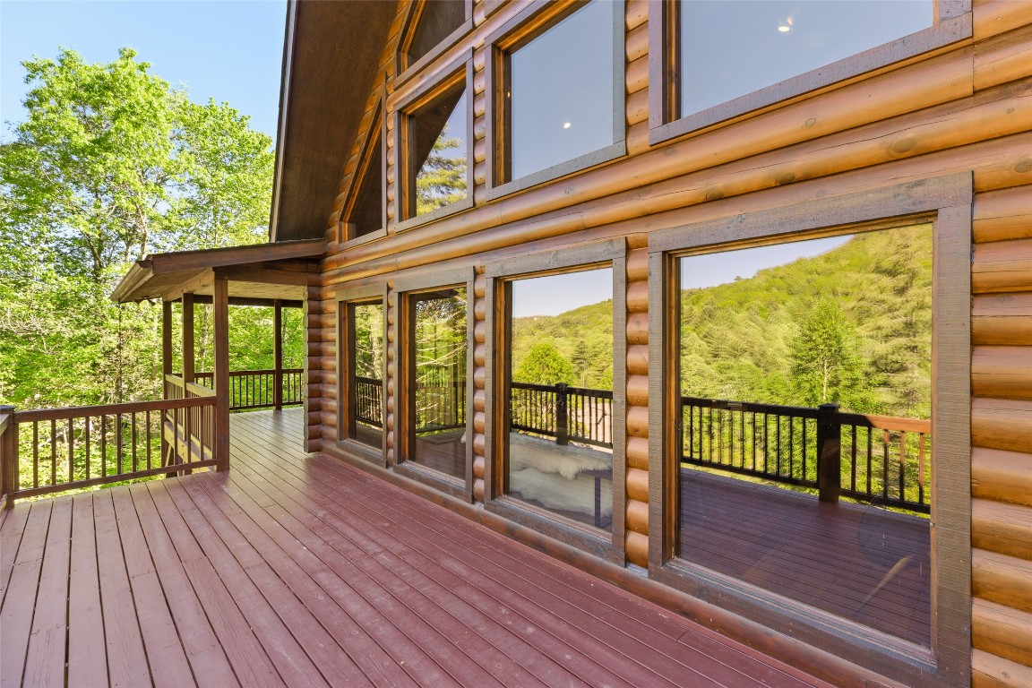 Highlands, North Carolina 28741, United States, 3 Bedrooms Bedrooms, ,3 BathroomsBathrooms,Residential,Active,139854