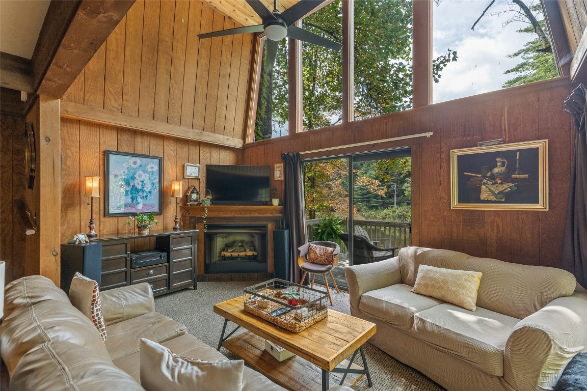 Highlands, North Carolina 28741, United States, 2 Bedrooms Bedrooms, ,2 BathroomsBathrooms,Residential,Active,171872