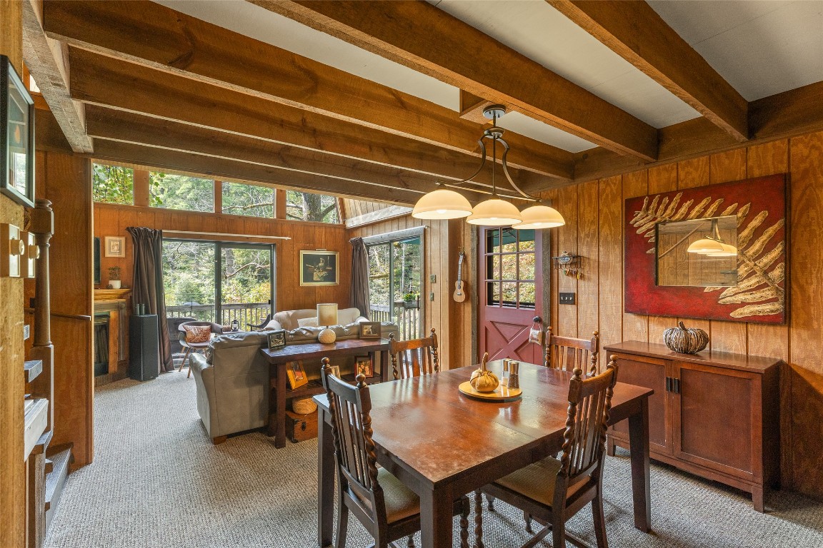 Highlands, North Carolina 28741, United States, 2 Bedrooms Bedrooms, ,2 BathroomsBathrooms,Residential,Active,171872