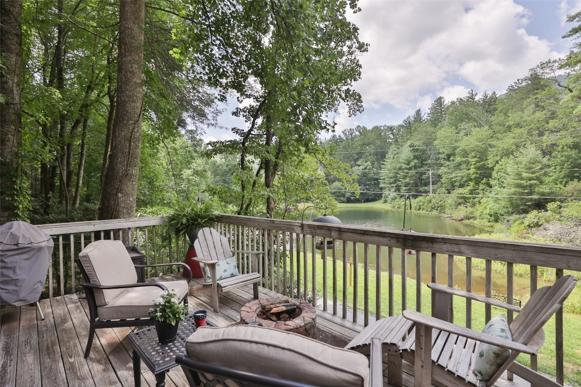 Highlands, North Carolina 28741, United States, 2 Bedrooms Bedrooms, ,2 BathroomsBathrooms,Residential,Active,171872