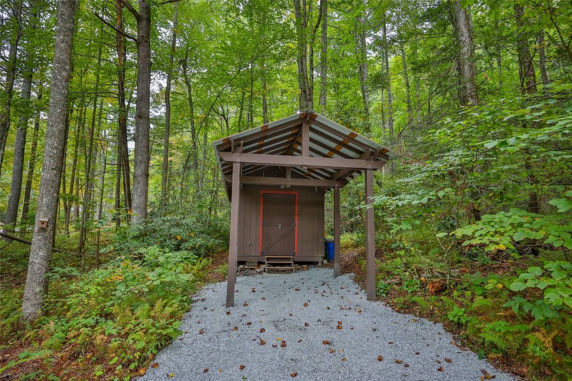 Highlands, North Carolina 28741, United States, 2 Bedrooms Bedrooms, ,2 BathroomsBathrooms,Residential,Active,171872