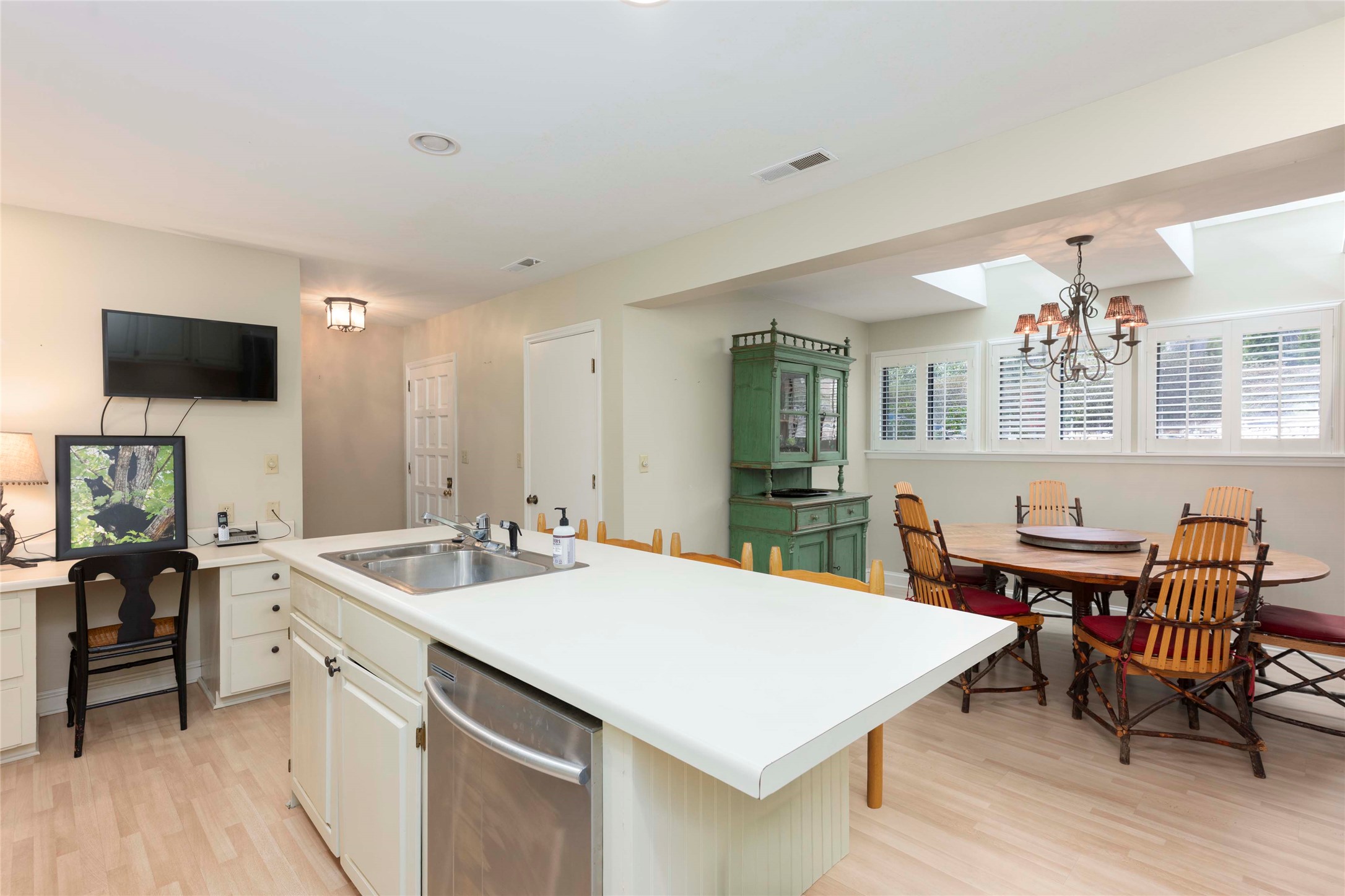 24 E Toxaway Shores 20