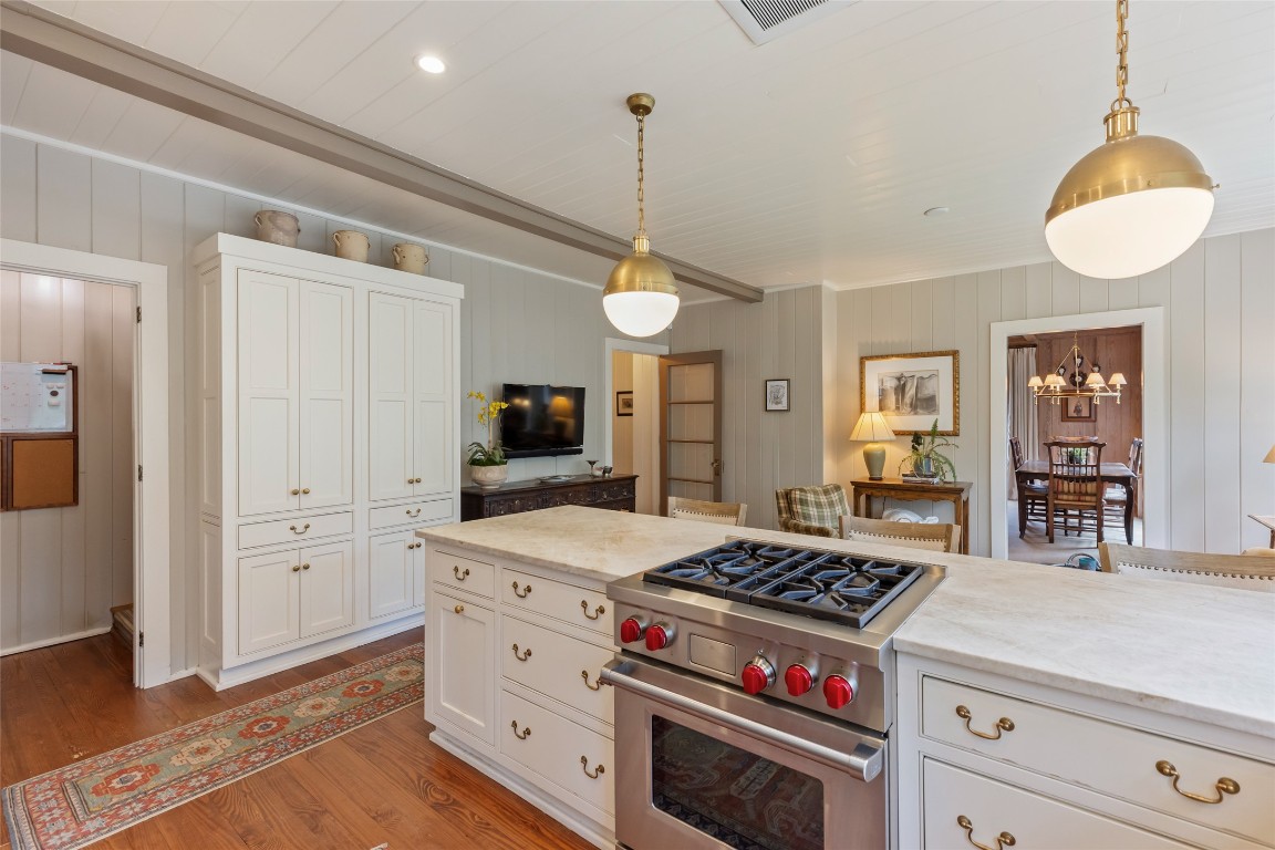 Highlands, North Carolina 28741, United States, 4 Bedrooms Bedrooms, ,4 BathroomsBathrooms,Residential,Pending,159890