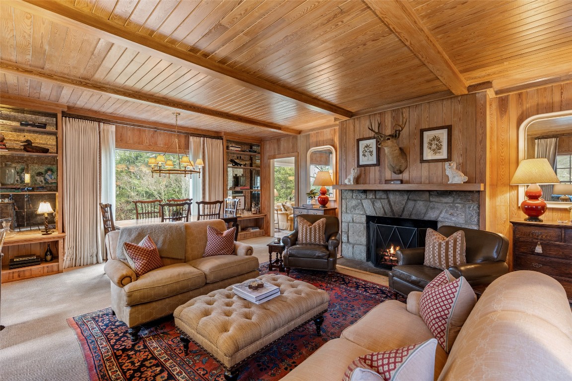 Highlands, North Carolina 28741, United States, 4 Bedrooms Bedrooms, ,4 BathroomsBathrooms,Residential,Pending,159890