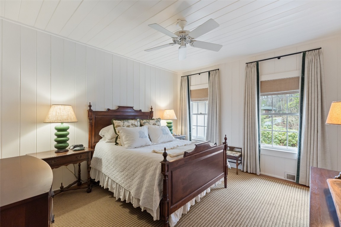 Highlands, North Carolina 28741, United States, 4 Bedrooms Bedrooms, ,4 BathroomsBathrooms,Residential,Pending,159890