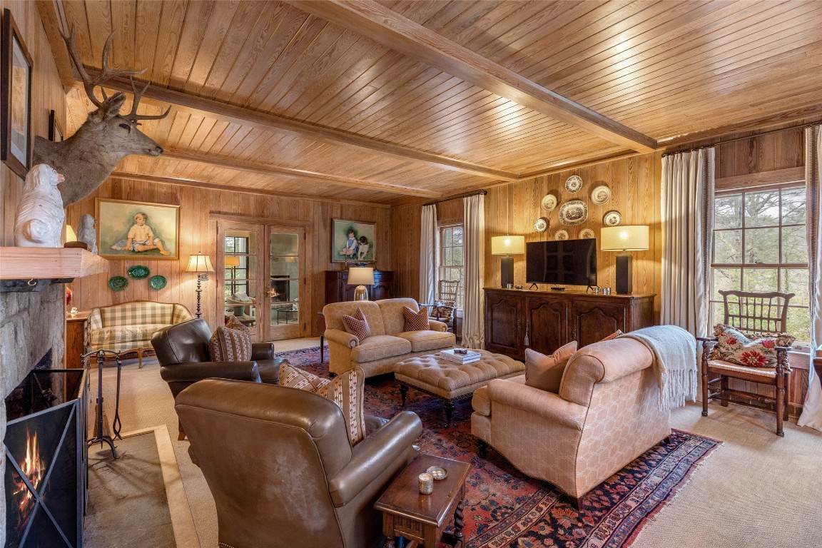 Highlands, North Carolina 28741, United States, 4 Bedrooms Bedrooms, ,4 BathroomsBathrooms,Residential,Pending,159890