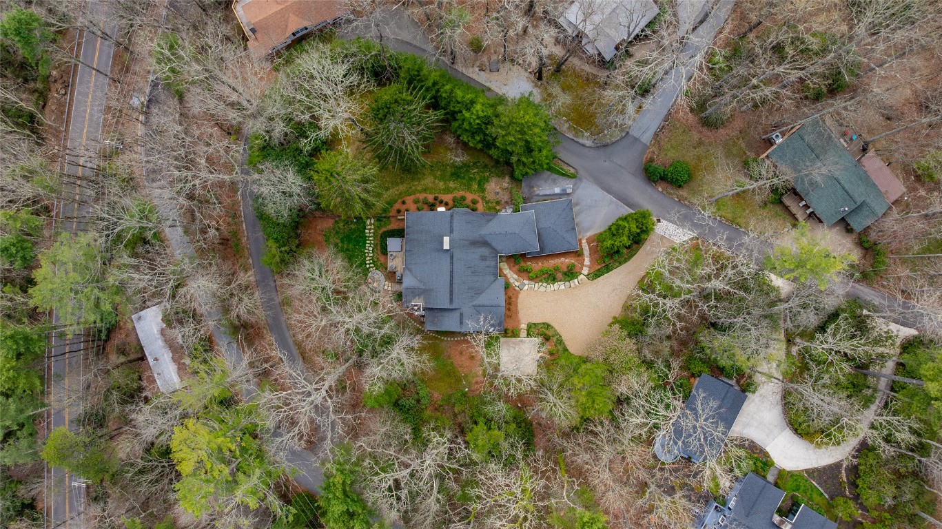 Highlands, North Carolina 28741, United States, 4 Bedrooms Bedrooms, ,4 BathroomsBathrooms,Residential,Pending,159890